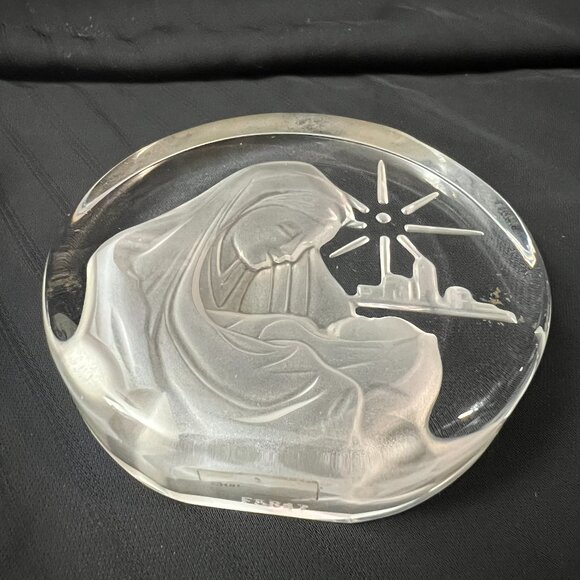 ROUND GLASS DESK PAPERWEIGHT 3 SET - Picture 9 of 15